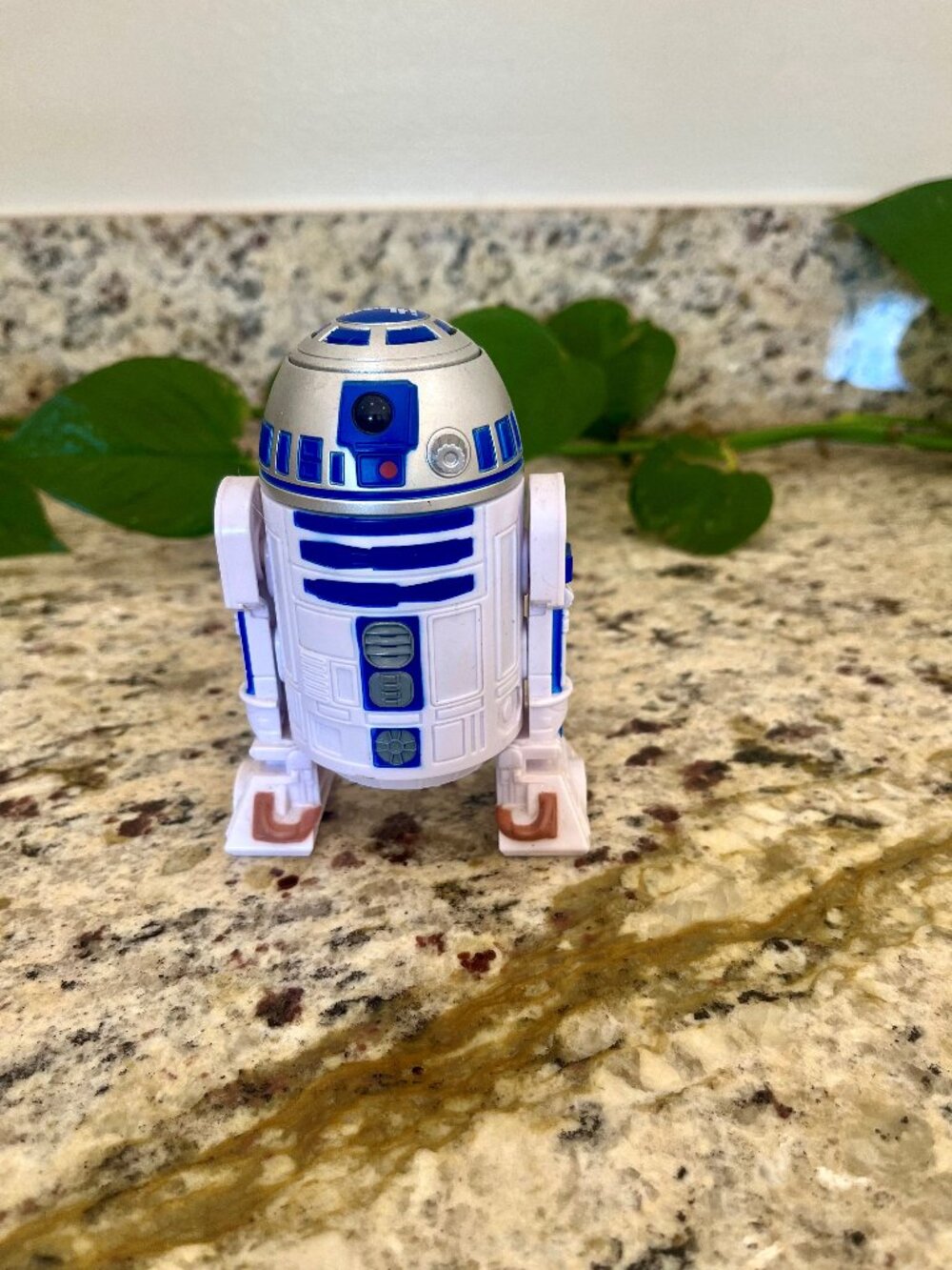 Star Wars R2-D2 Droid Bop It!